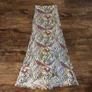 Billabong patterned maxi skirt